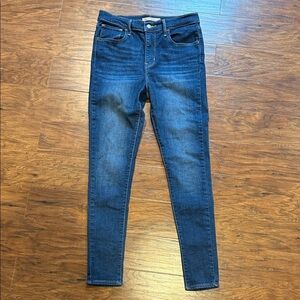 Levi's Size 30 Women's High Rise Dark Blue Jeans